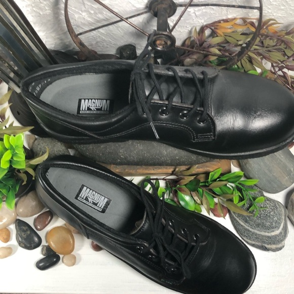 Magnum Women Non Slip Oil Resistant Lace Up Work Shoe Solid Black NWOT New Cond - Picture 3 of 16
